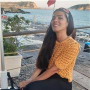 Laureata in lettere moderne, lavoro con la scrittura creativa. Stimolare la curiosità verso la letteratura per me è fondamentale